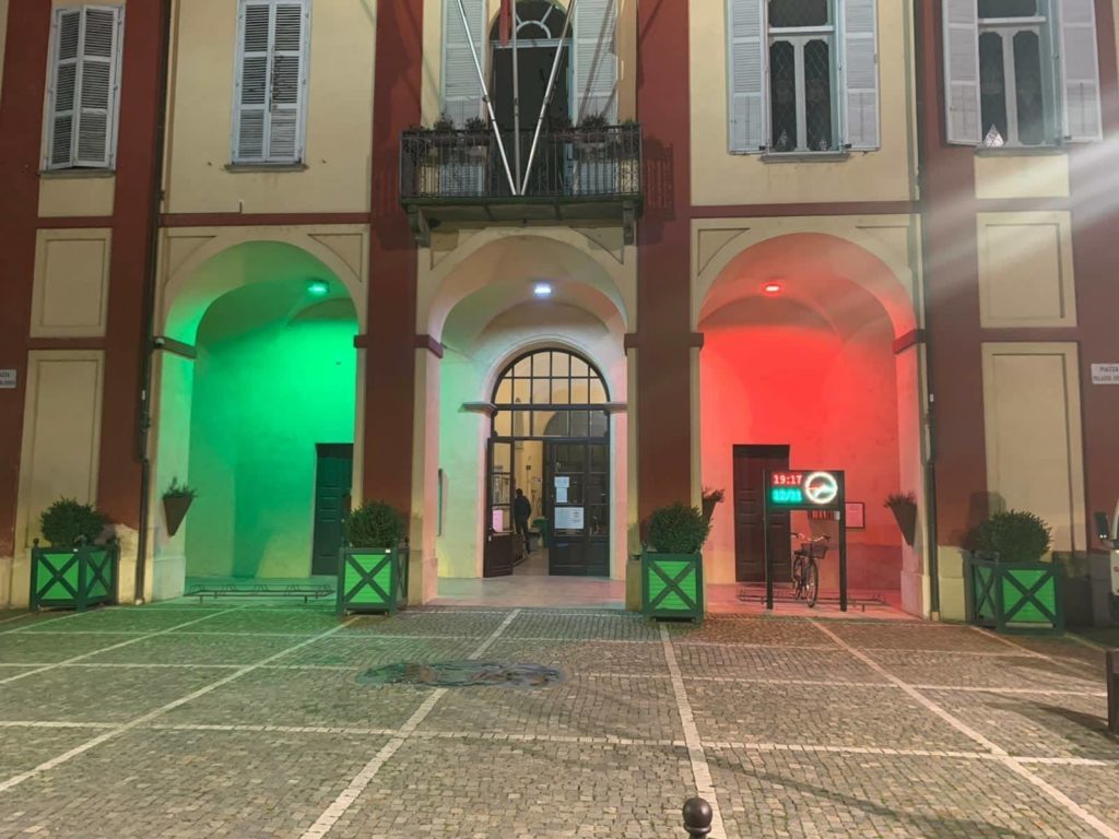 Il tricolore a Vigone e una nuova illuminazione di monumenti