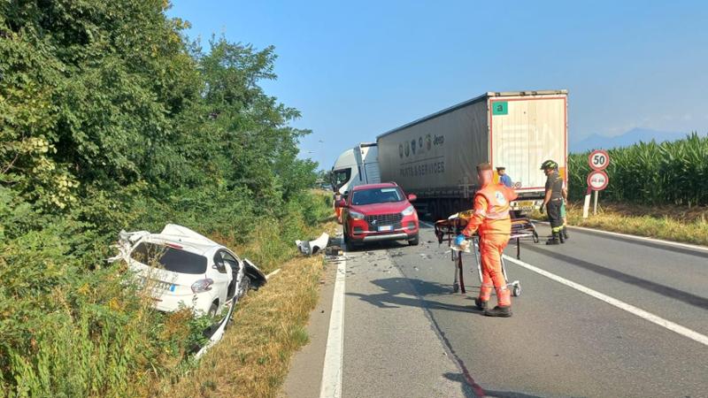 Scontro a None con un mezzo pesante: uomo trasportato al CTO